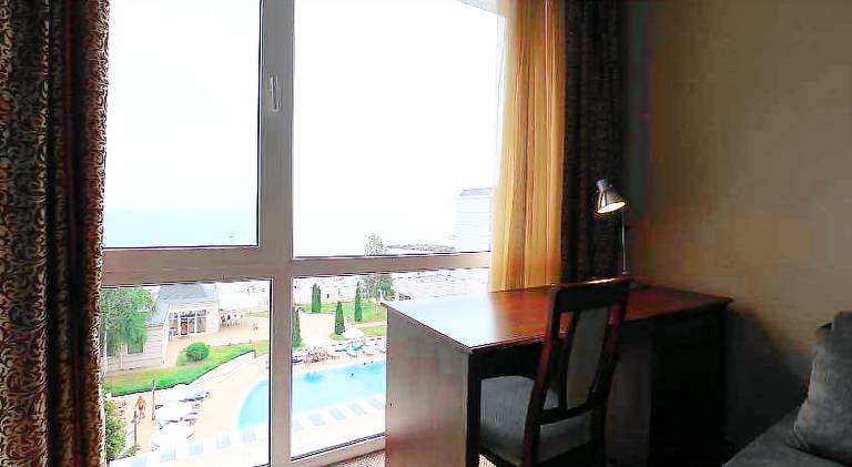 Holiday apartment with pool & garden — photo 4