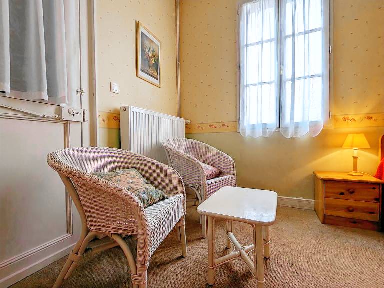 Riverside Retreat: Cozy Cottage with Terrace, Close to Nature Park & Thermal Spa — photo 5