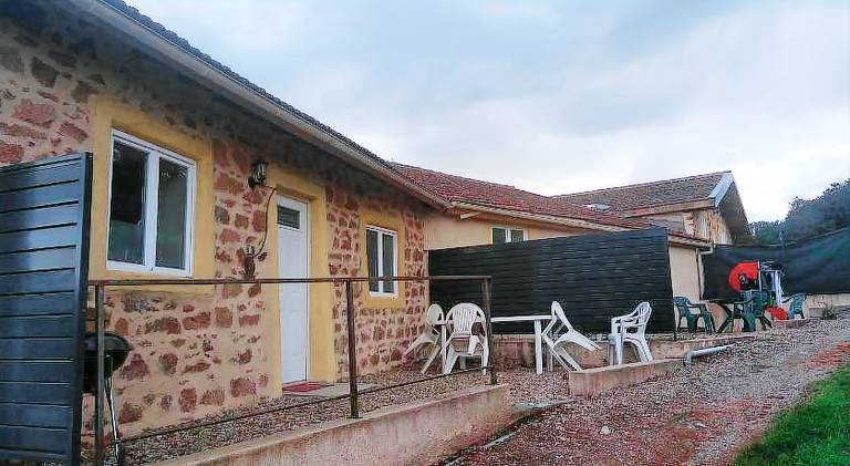 House with 2 rooms for 6 persons in Roanne