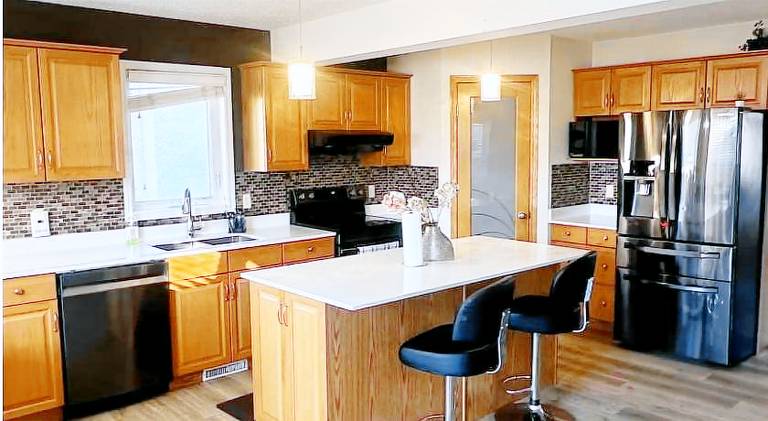 Fully equipped pleasant vacation home with yard & terrace | Perfect for remote work | Dogs allowed — photo 3