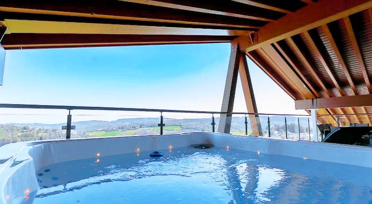 Lovely serviced apartment with patio, sauna & hot tub | Ski nearby | Dogs allowed — photo 3
