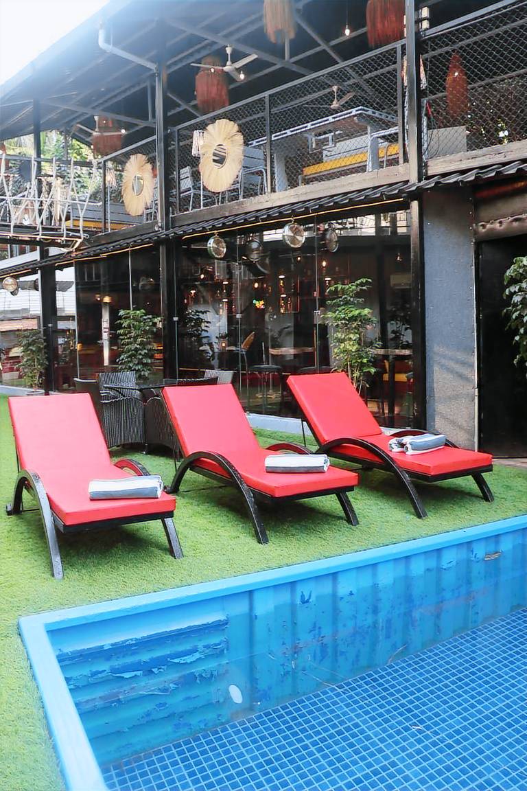 DA BEACH BOX PUB & RESORT — photo 3