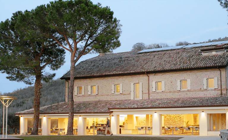 Tenuta Colle Serrano in Acquaviva Picena