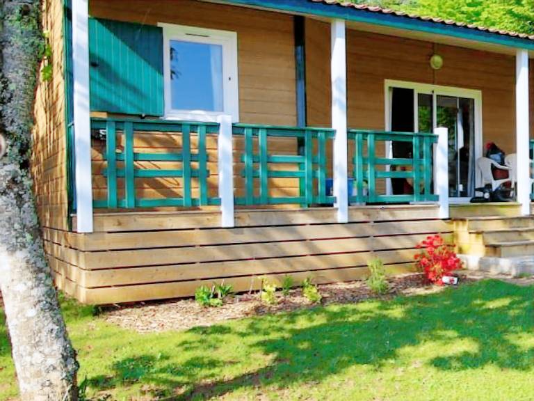 Family-oriented wonderful chalet with heated pool & patio | Pet-friendly — photo 4