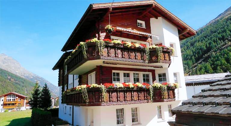 Pleasant rental apartment | Dogs allowed in Saas Grund