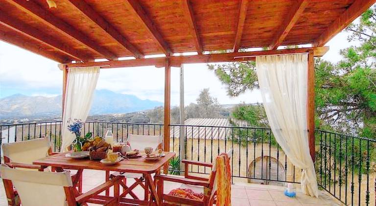 Villa with pool | Pet-friendly — photo 3