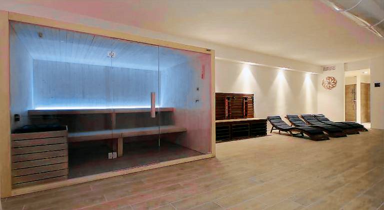 Serviced apartment with yard, pool & sauna | Pets allowed — photo 2