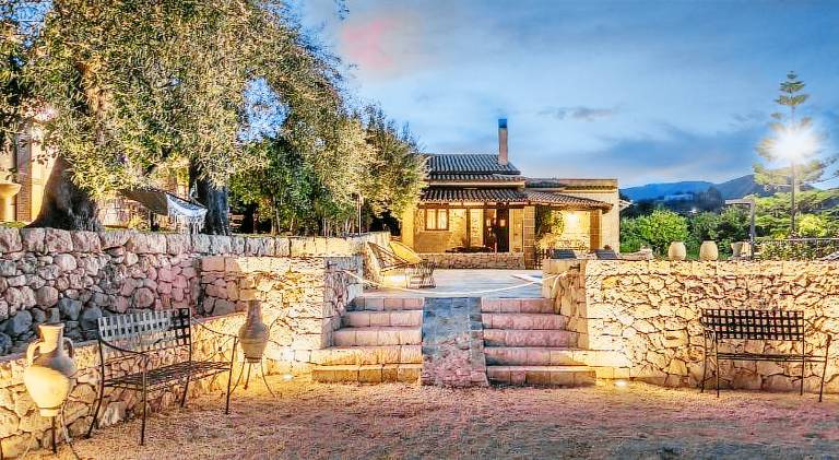 House with pool, grill & patio | Pets are welcome — photo 3