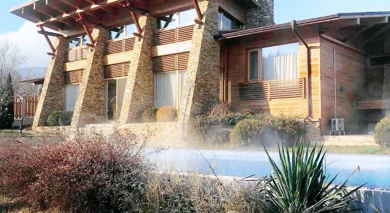 Beautiful villa with pool & hot tub | Pet-friendly in Bansko