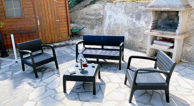 Holiday apartment with terrace, yard & barbeque — photo 5