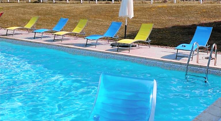 Loveyou Villalunoterie Futuroscope Piscine spa 4pers in Chatellerault