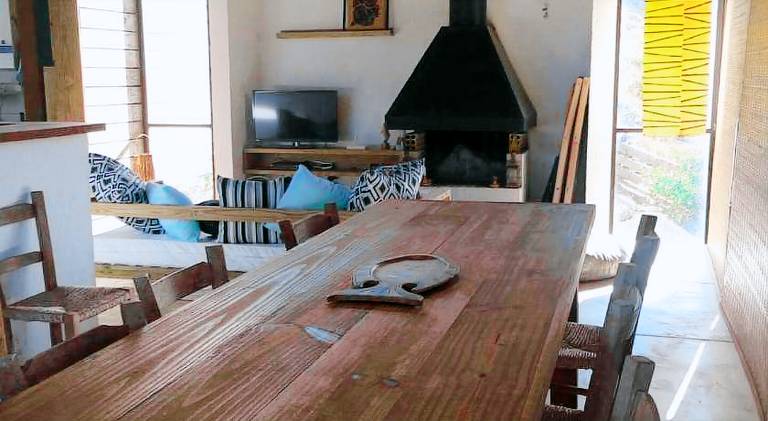 House | Beach nearby | Pets allowed — photo 4