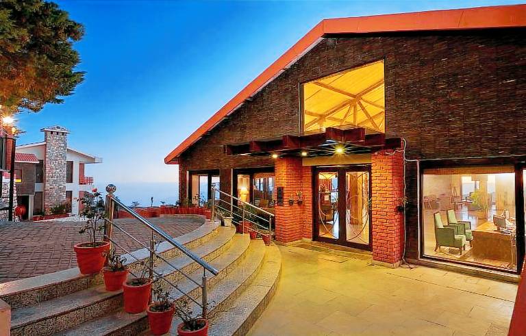 Resort  Kanatal