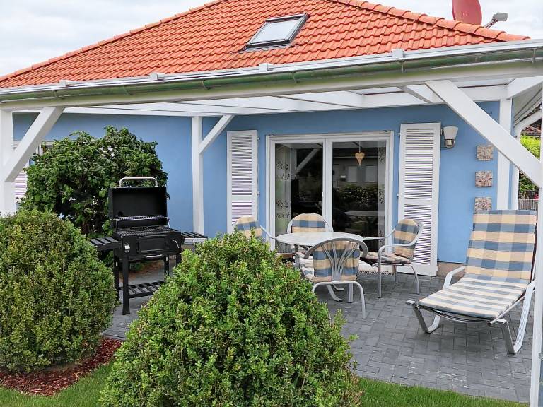 Ferienhaus in Wischuer mit Terrasse Grill und Garten
