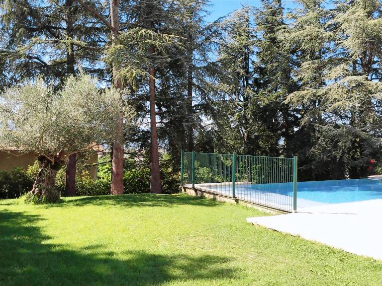 Children-friendly villa with yard, private pool & barbecue | Dogs allowed — photo 3