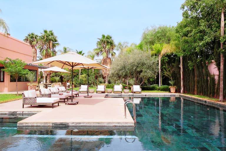 Villa with yard, terrace & pool — photo 3