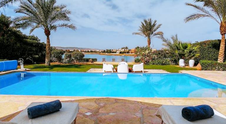 Villa with pool — photo 2