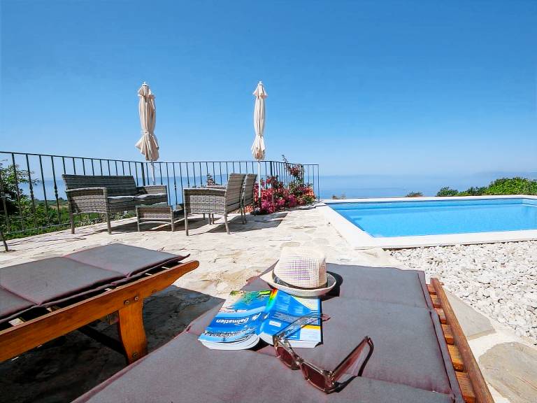 Spacious house with private pool, barbeque & terrace | Dogs allowed — photo 4