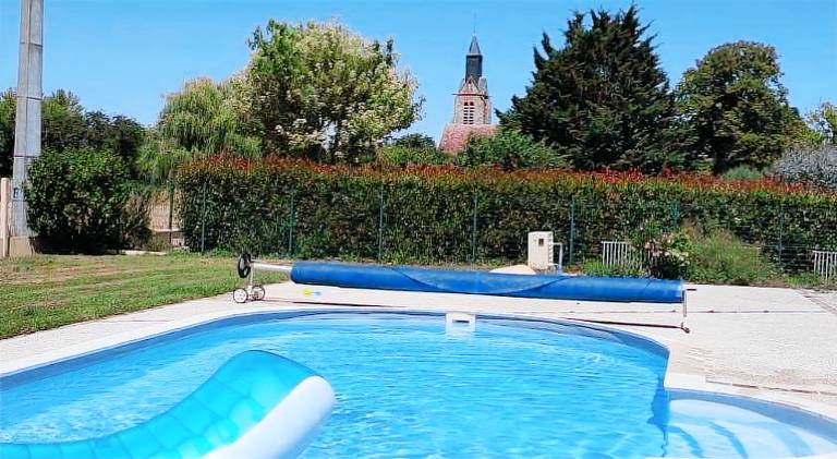 chambre avec salle de bain et coin kitchenette