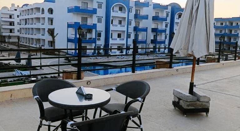 Holiday apartment with pool — photo 4