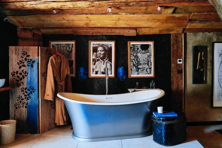 Cozy Alpine chalet in the mountain with Hot tub and dog welcome — photo 5