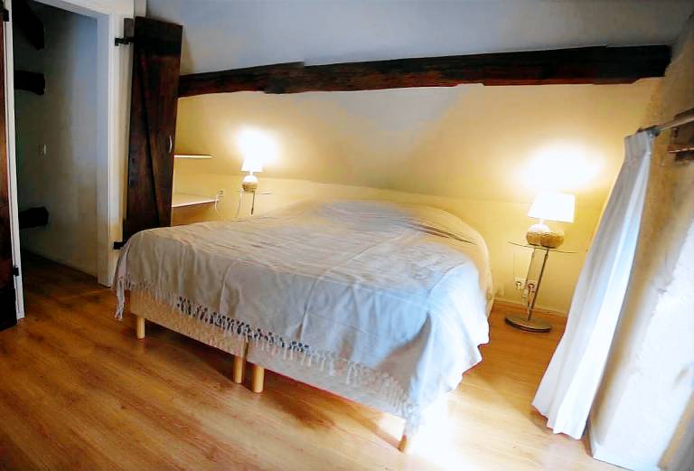 House with yard, terrace & pool | Garden view | Pets allowed — photo 4