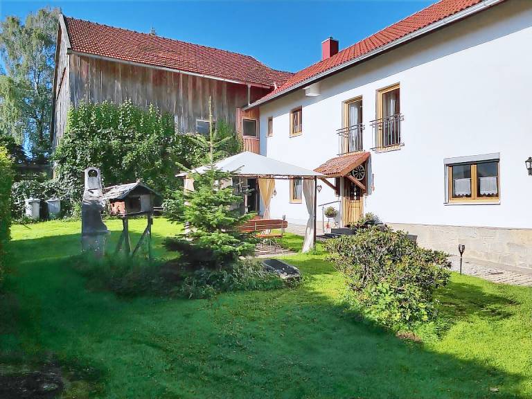 Gemütliche Ferienwohnung mit Grill und Garten