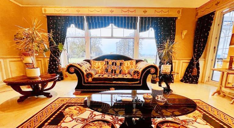 FINN VILLAGE Loch Lomond Villa - THE BLACK ROOM with Private Jacuzzi-Style Bath — photo 2
