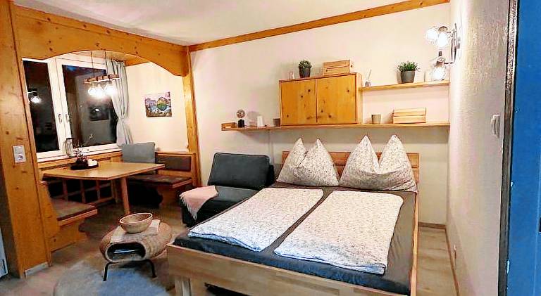 Apartment with sauna & pool in See