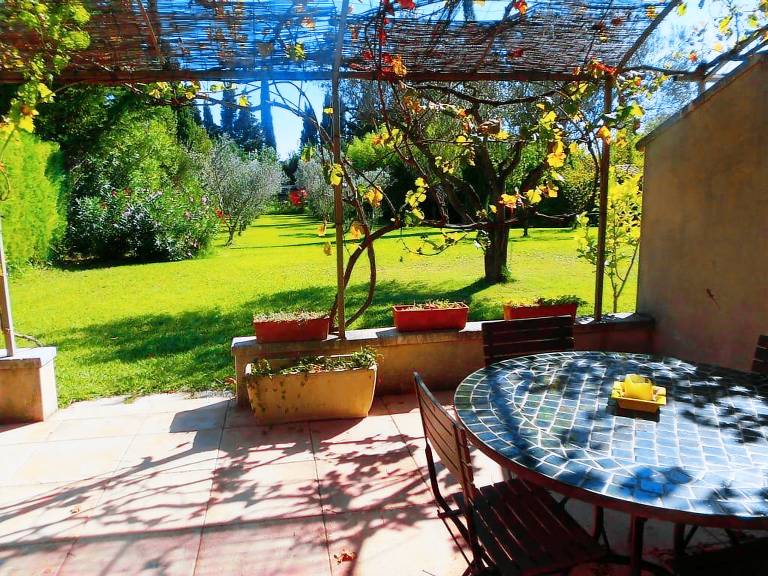 Apartment with yard, pool & grill | Nature view — photo 2