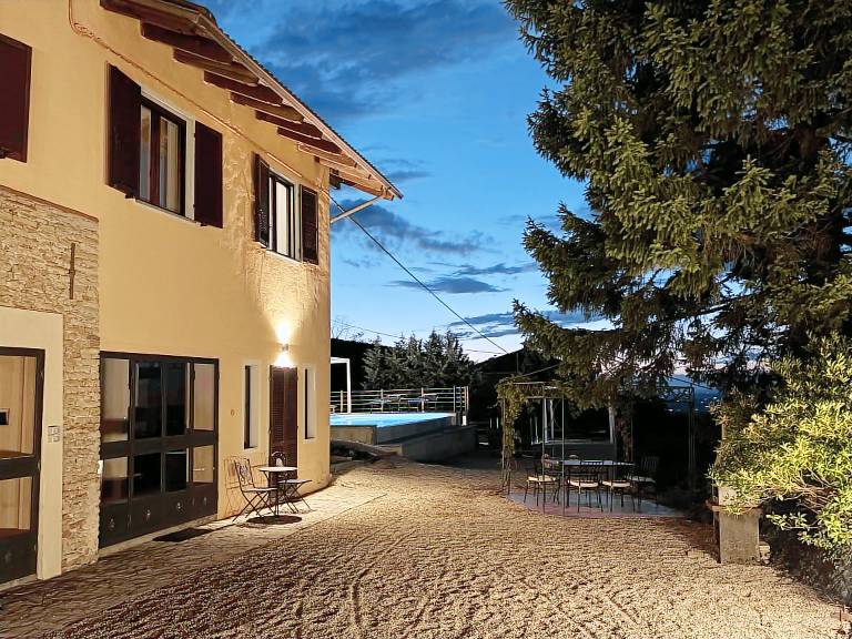 in Mango, Piemont für max. 18 Personen in Mango, Piemont für max. 18 Personen