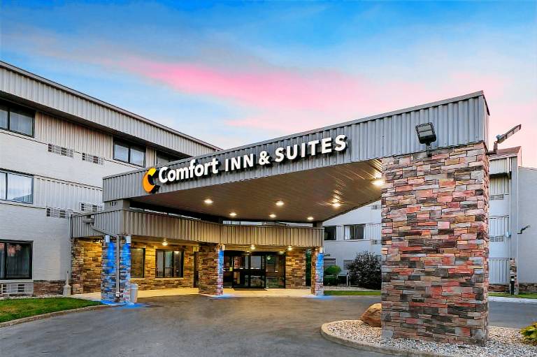Comfort Inn & Suites Indianapolis Northwest - College Park in Marion, IN