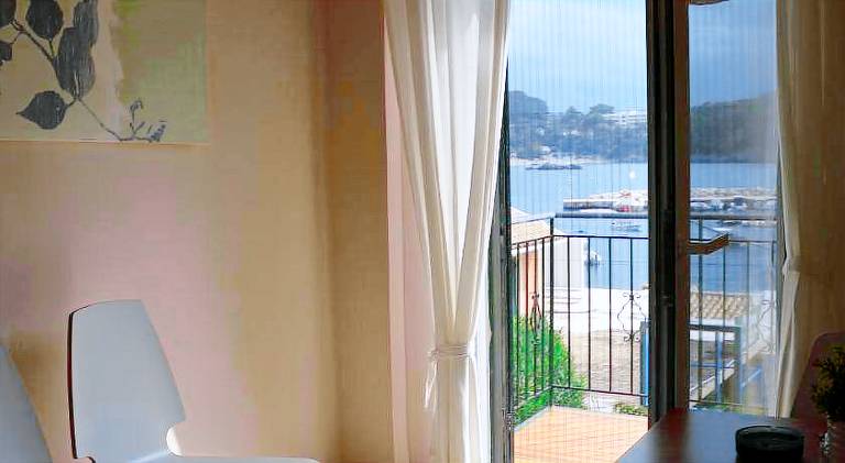 Holiday apartment with barbecue, pool & garden — photo 4
