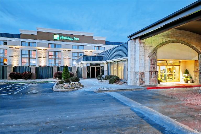 Holiday Inn Cincinnati Riverfront by IHG