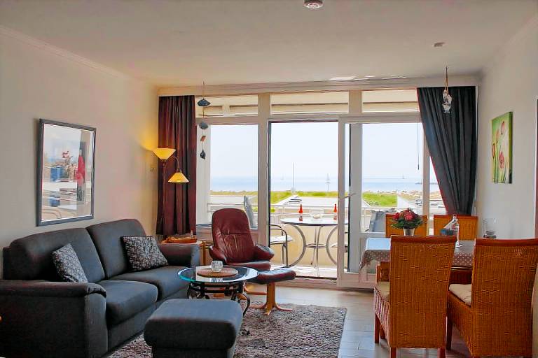 Inselblume 75 - Cozy vacation home with balcony and sea view in Fehmarn