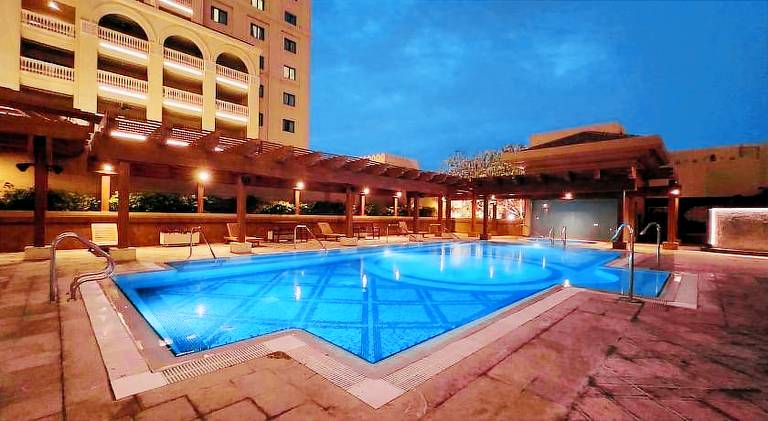 Apartment with pool & garden — photo 3
