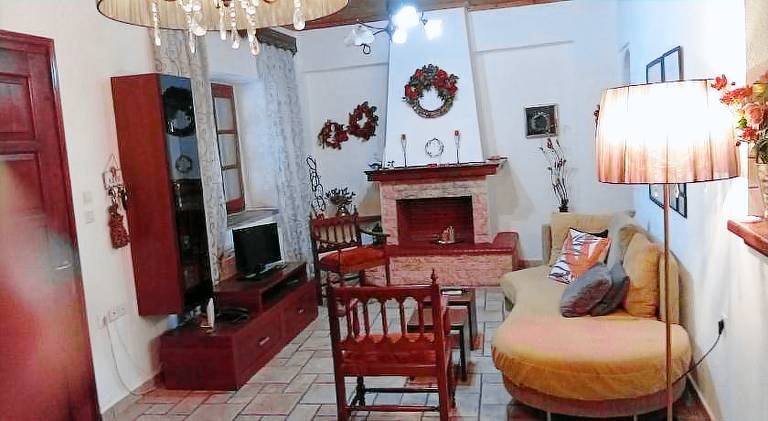 House with patio & garden — photo 2