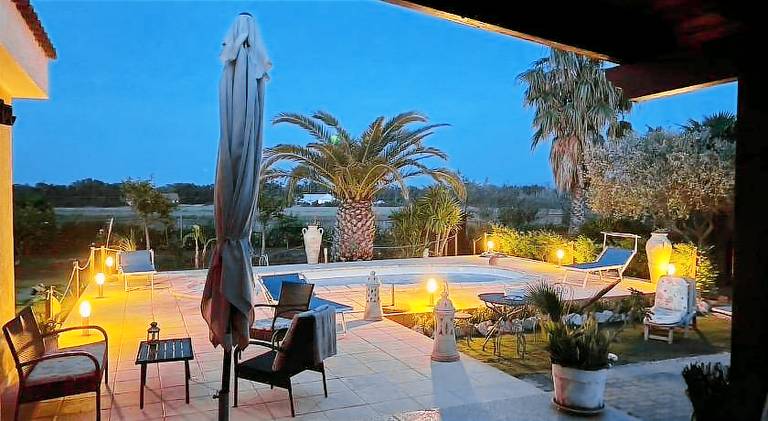 Villa with hot tub & pool — photo 4