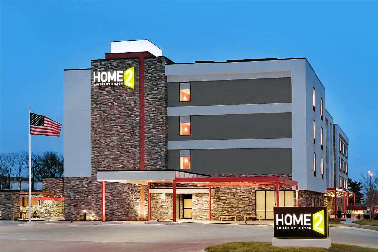 Home2 Suites by Hilton - Leavenworth Downtown in Leavenworth, KS