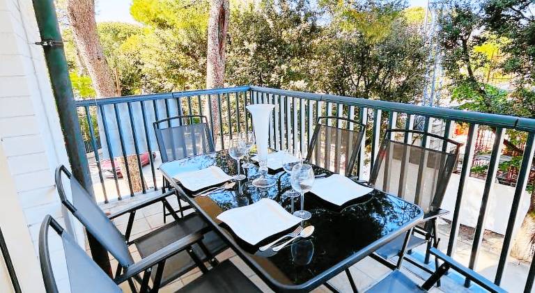 Holiday apartment with 2 rooms for 5 persons — photo 2
