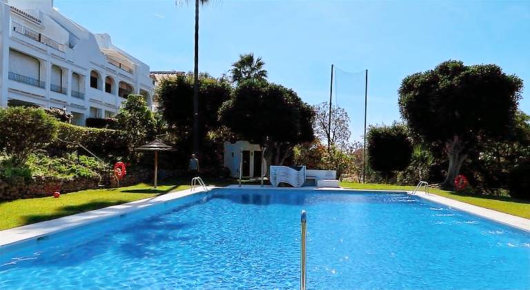 Apartment with pool, BBQ & patio | Perfect for remote work — photo 2