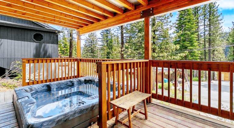 Vacation home with jacuzzi & grill — photo 3