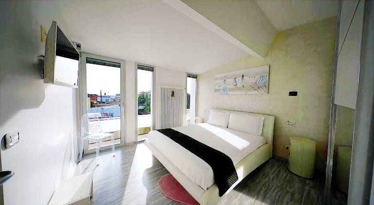 Villa with patio, pool & jacuzzi — photo 2