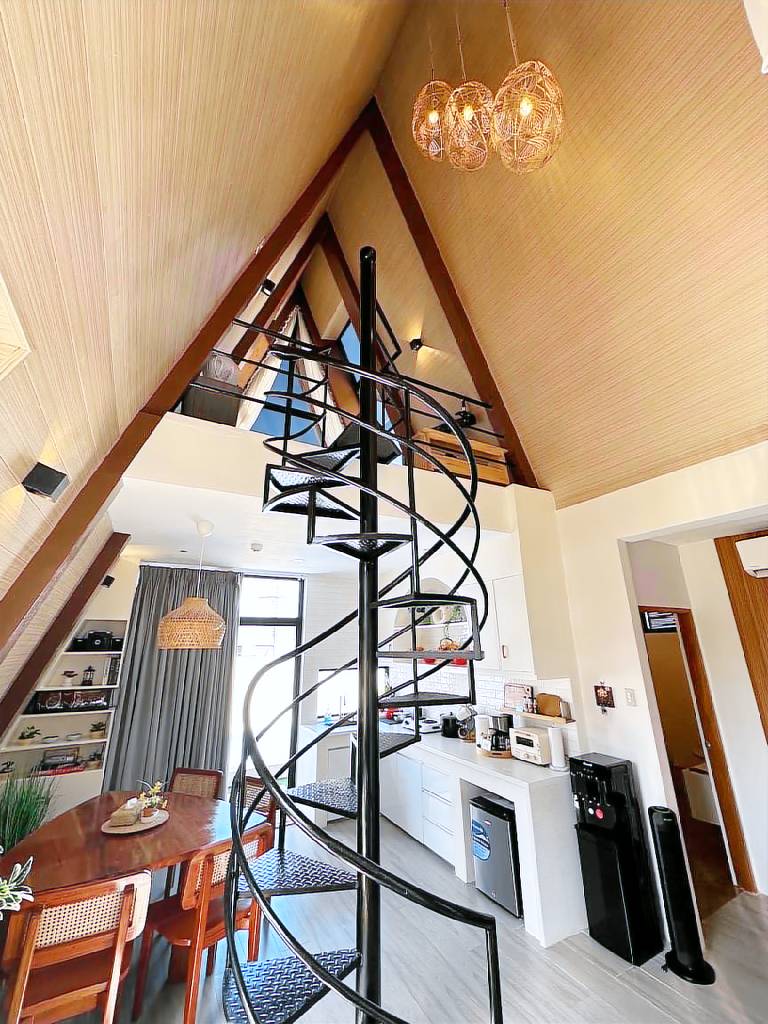 Vacation home with barbeque & pool | Pet-friendly — photo 3