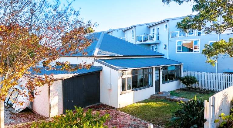 Vacation home with pool | Pet-friendly in Knysna
