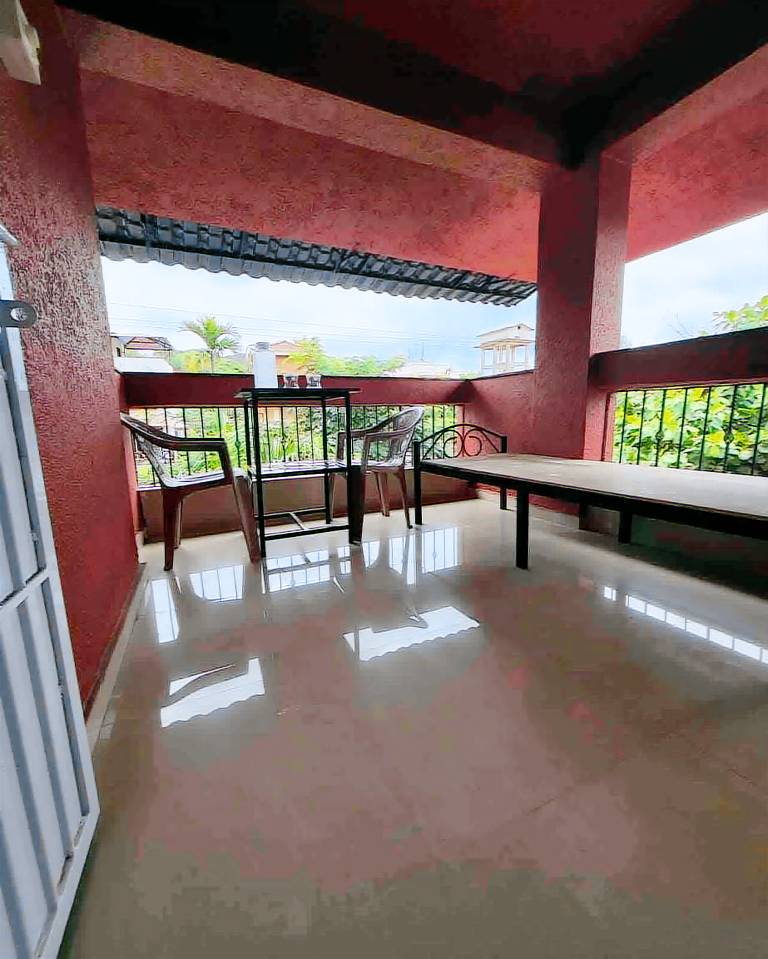 Villa with barbecue, pool & yard — photo 4