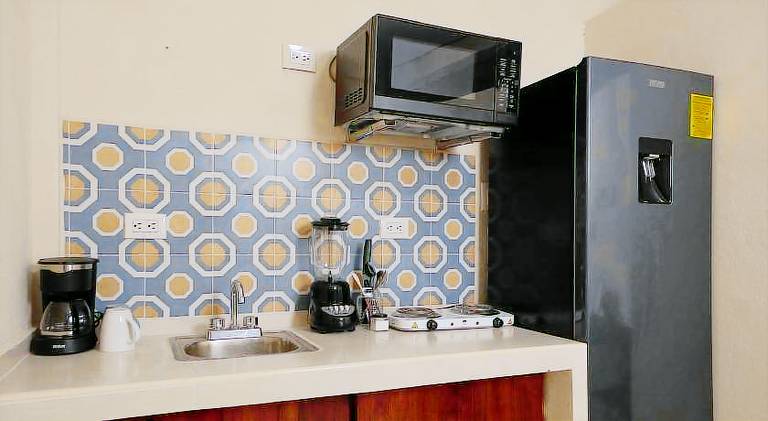 Serviced apartment with patio & garden | Pet-friendly — photo 5