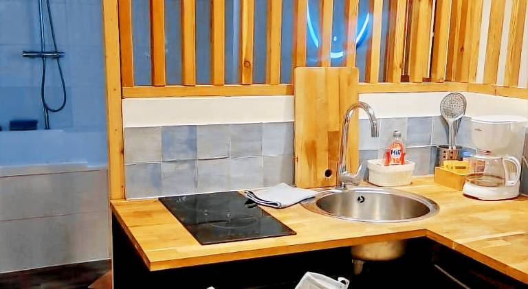 Rental apartment with hot tub — photo 5