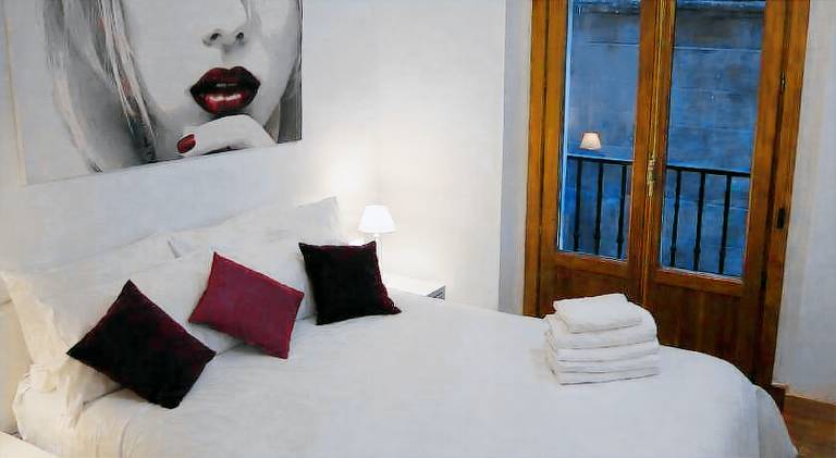Holiday apartment with 2 rooms for 6 persons in Pamplona