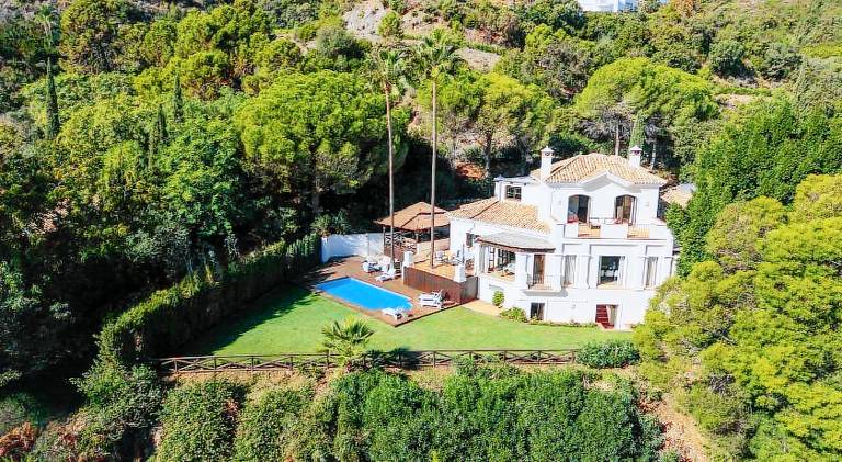 Villa with pool in Benahavis